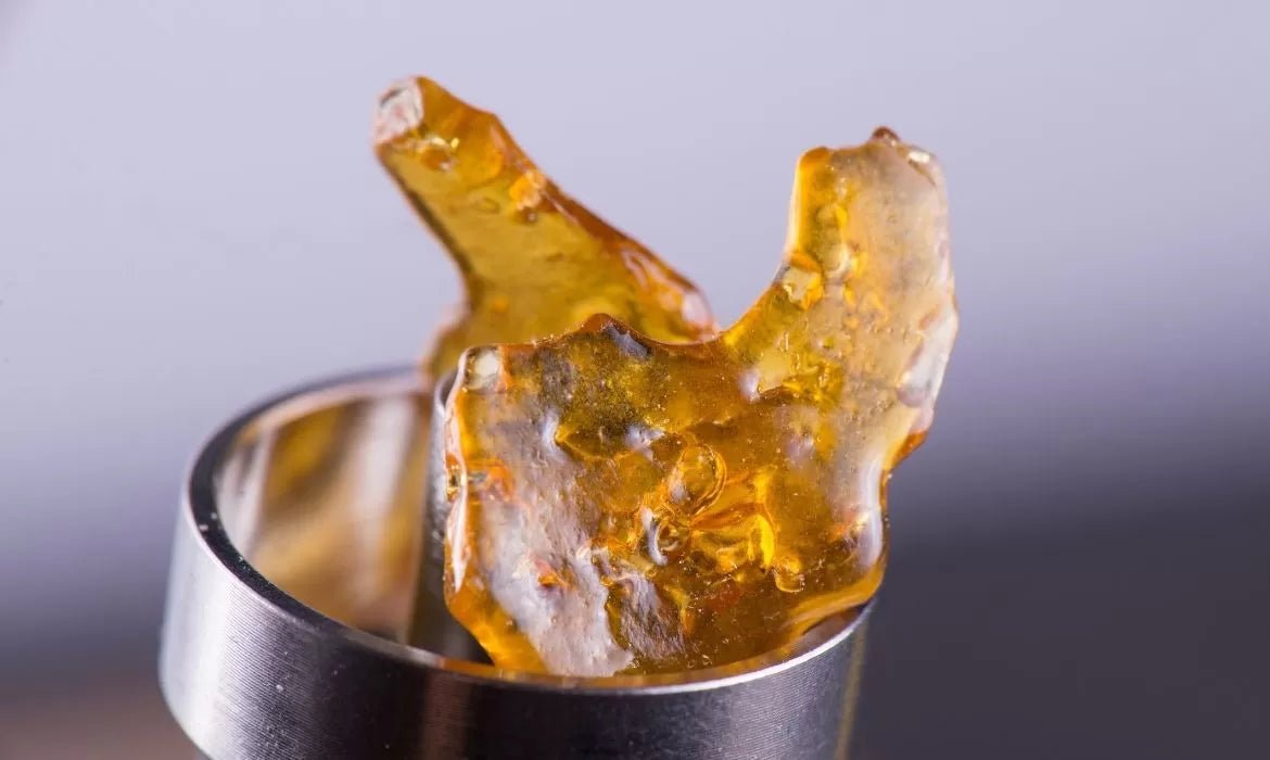 Smoking live resin with a dab rig